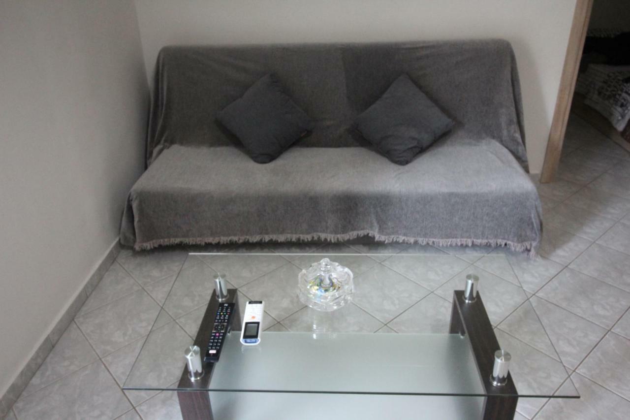 Апартаменты Dimitris Flat Неи-Эпиватай Экстерьер фото