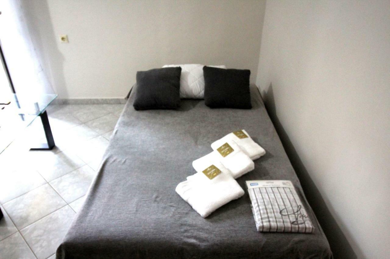 Апартаменты Dimitris Flat Неи-Эпиватай Экстерьер фото